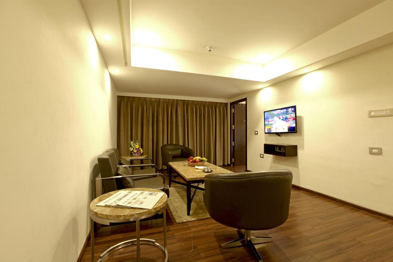 Goutham Grand Hotel Tenali Exterior foto