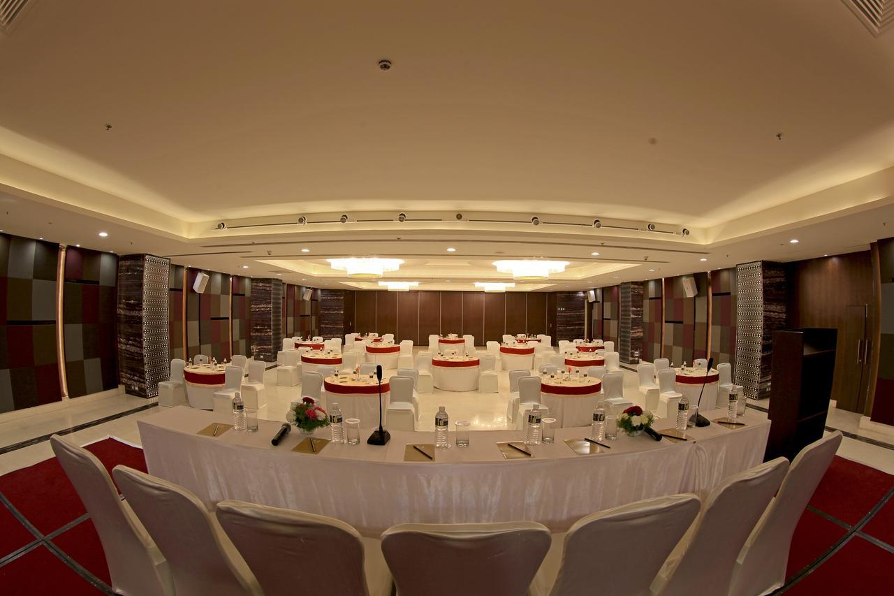 Goutham Grand Hotel Tenali Exterior foto