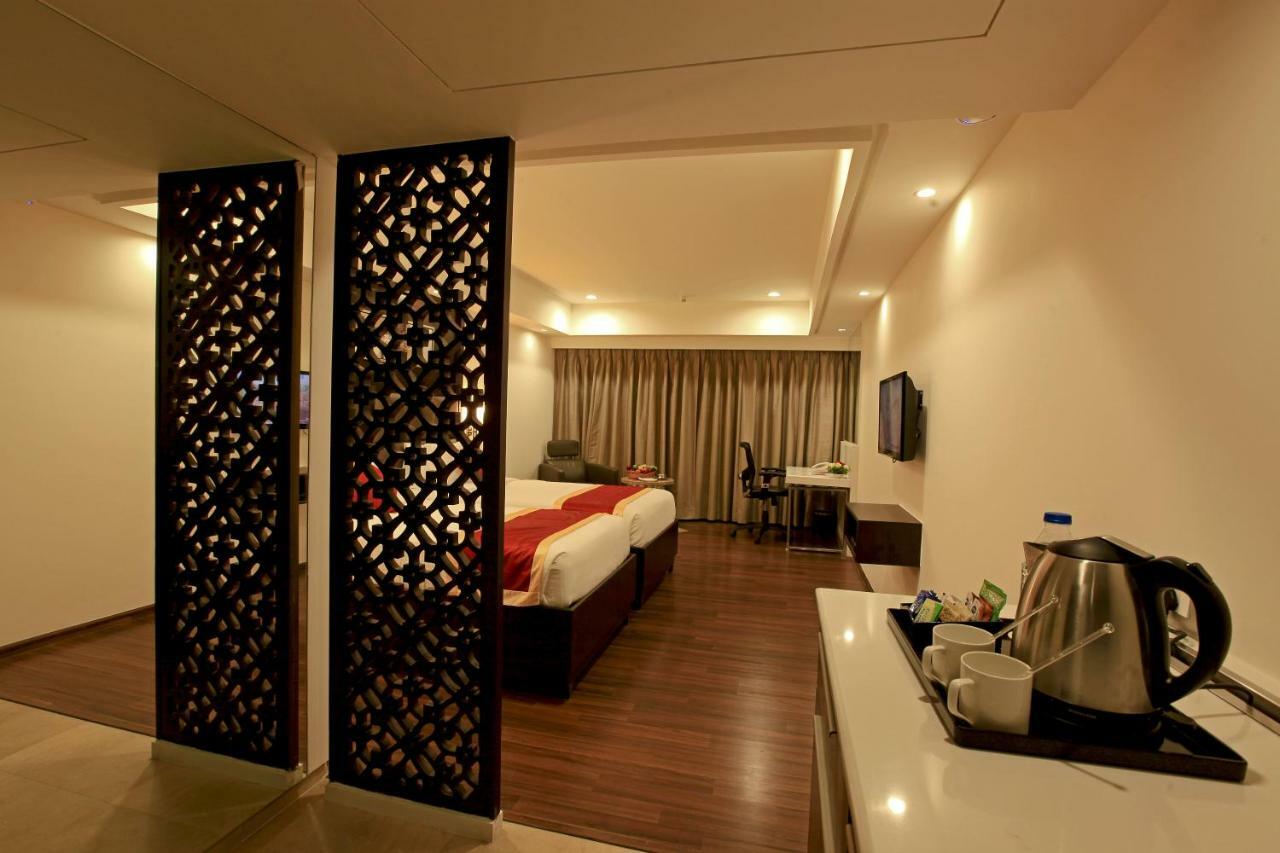 Goutham Grand Hotel Tenali Exterior foto